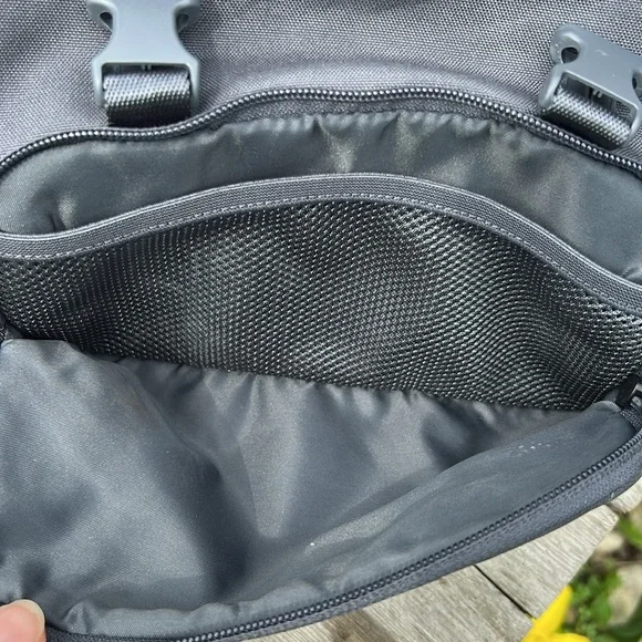 lululemon athletica Dark Gray Early Embark Kit
5L - Picture 6 of 14